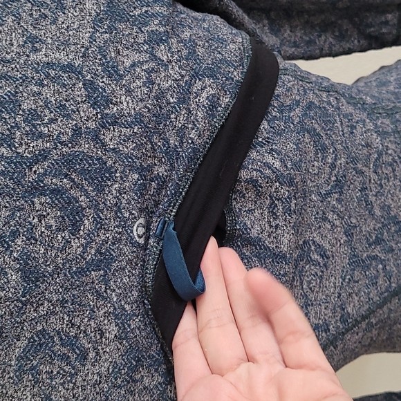 💙 LULULEMON FLORAL ACTIVE JACKET. - Picture 8 of 10